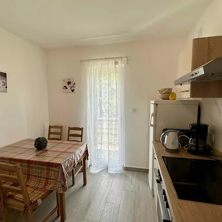 In 50809 Apartment *