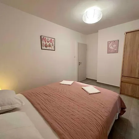 In 50809 Apartment *