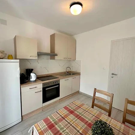 Apartment In 50809 *