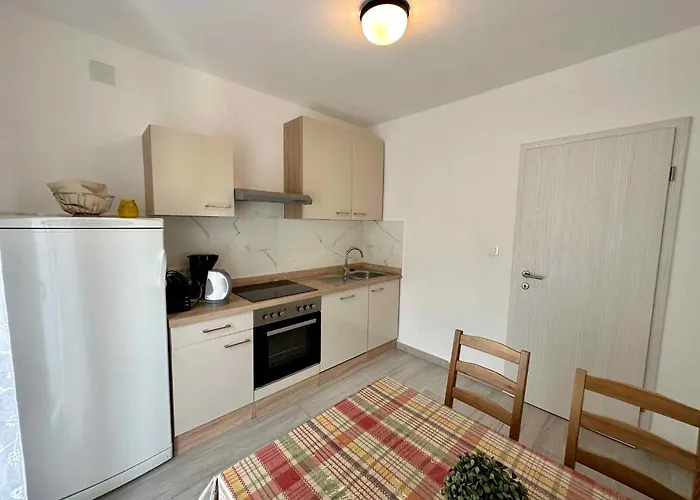 Apartman In 50809 *